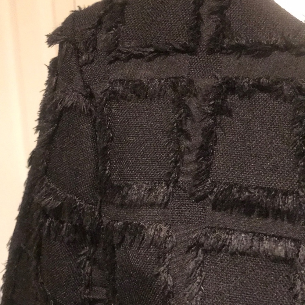 H&M Textured Top - Picture 2 of 8